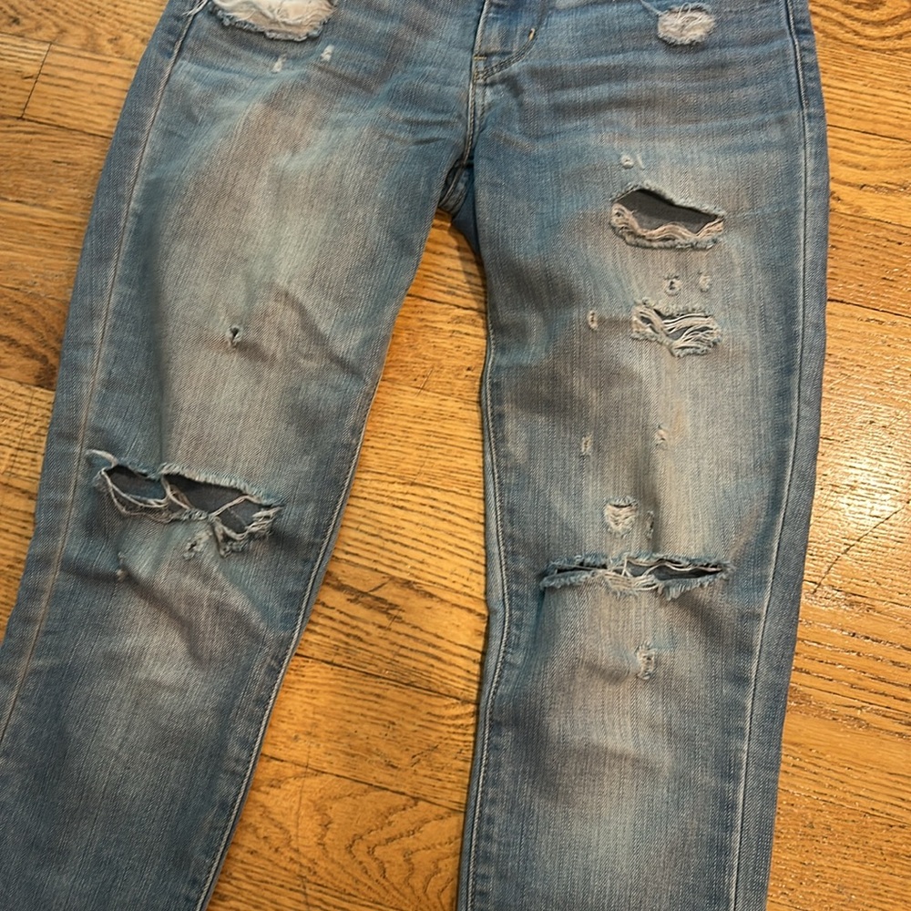 Levi’s Distressed Jeans - Picture 2 of 5